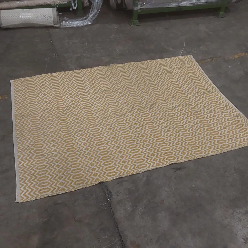 GALLERY CALLAO RUG - 120 x 170CM