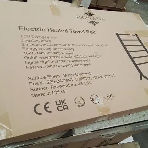 BOXED HAREWOOD DRYER13 HEATED TOWEL RAIL