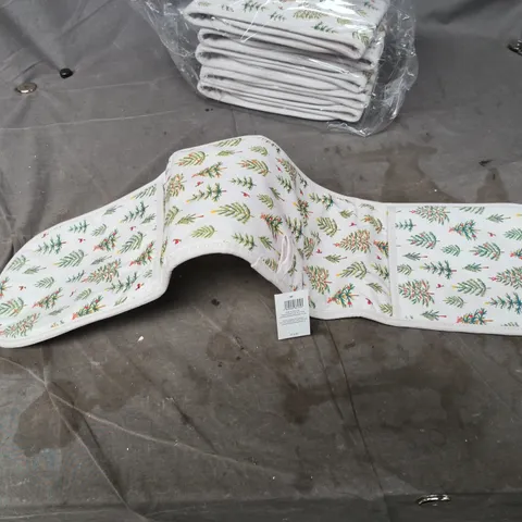 6X GISELA GRAHAM CHRISTMAS STYLE OVEN MITS 