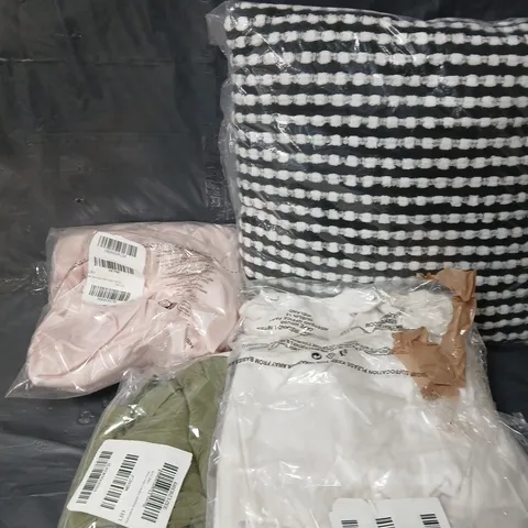 APPROXIMATELY 10 ASSORTED HOUSEHOLD ITEMS TO INCLUDE BEDDING, CUSHION AND VOILE PANELS