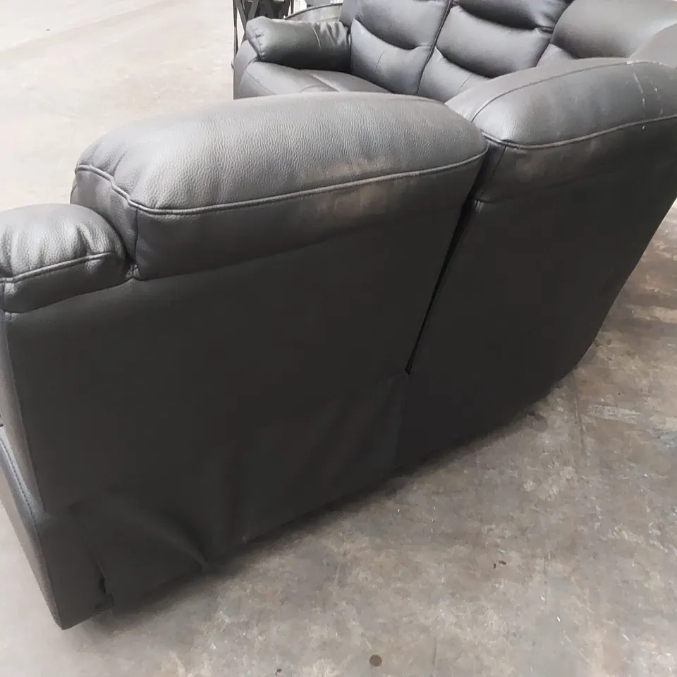 DESIGNER 5 SEATER CURVED LEATHER UPHOLSTERED MANUAL RECLINER SOFA - BLACK