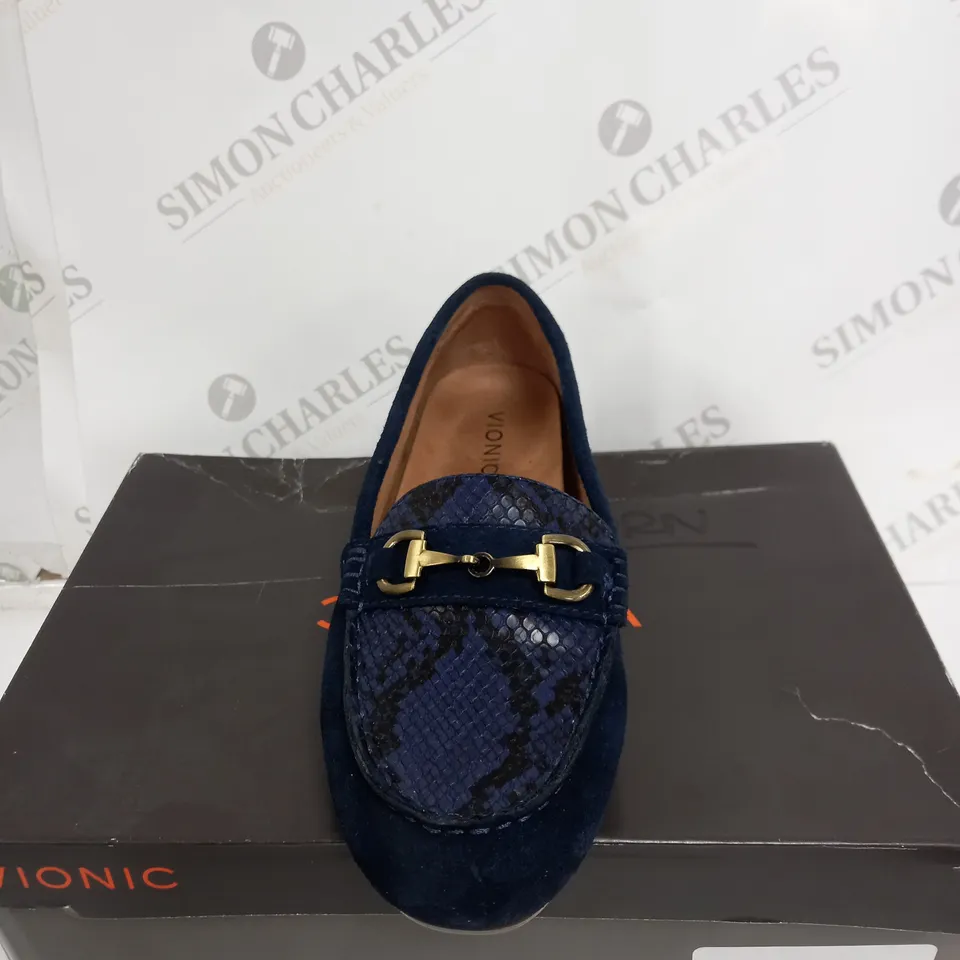  VIONIC HONOR DAYNA NAVY LOAFERS NAVY SIZE 6.5