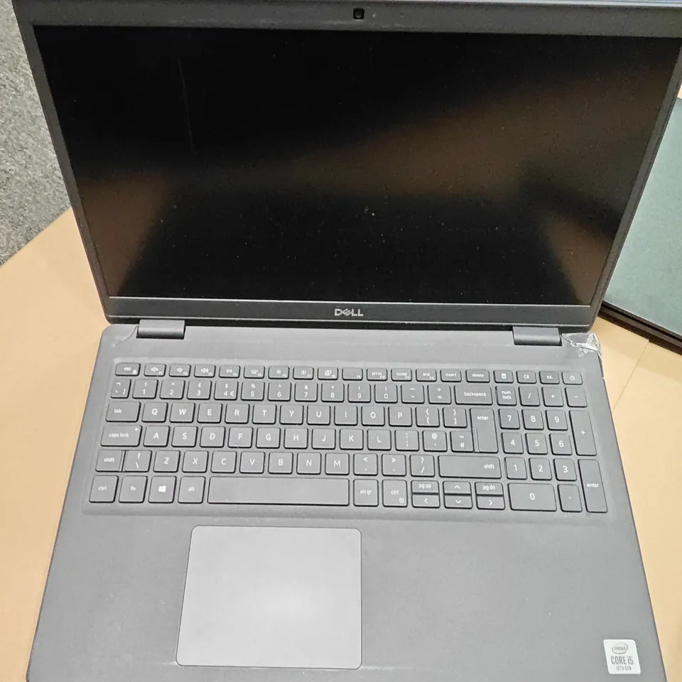 LOT OF 4 ASSORTED UNBOXED LAPTOPS TO INCLUDE HP AND DELL