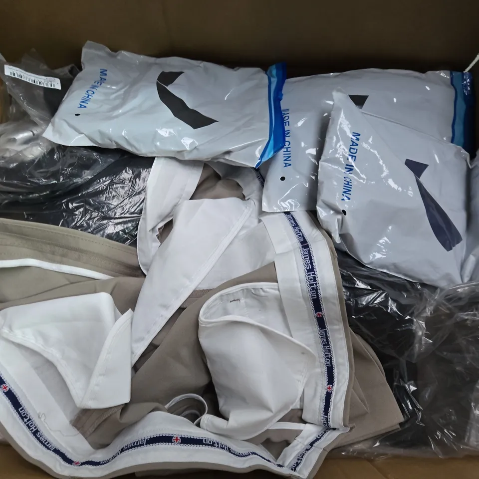 APPROXIMATELY 20 ASSORTED CLOTHING ITEMS IN VARIOUS SIZES AND STYLES 