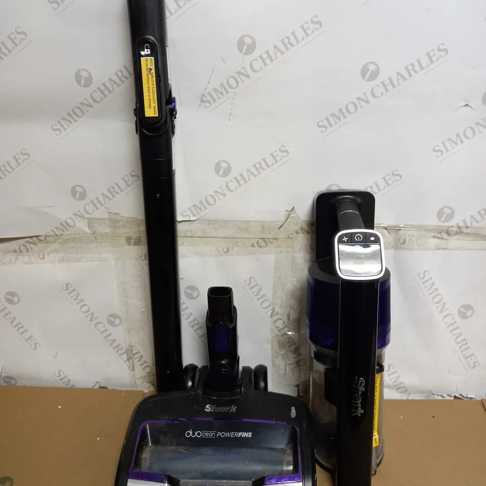 SHARK CORDLESS STICK VACUUM IZ390UKTQ