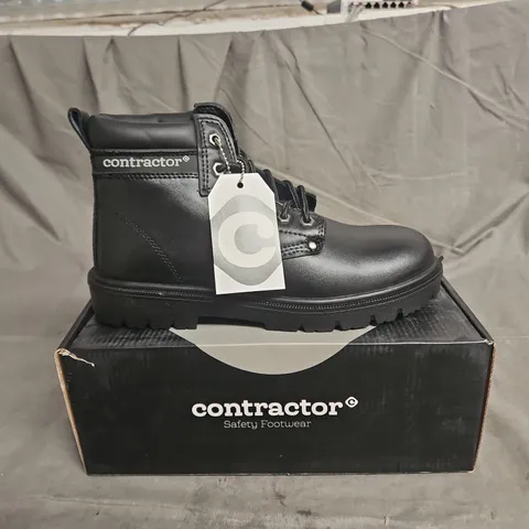 BOXED PAIR OF CONTRACTOR STEEL TOE SAFETY SHOES IN BLACK SIZE UK 7