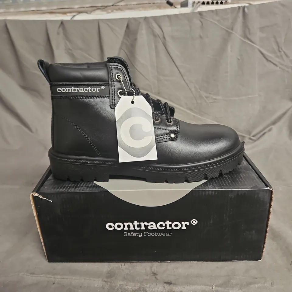 BOXED PAIR OF CONTRACTOR STEEL TOE SAFETY SHOES IN BLACK SIZE UK 7