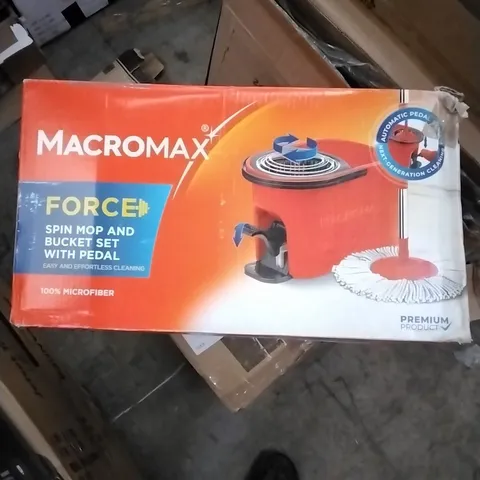 BOXED MACROMAX FORCED SPIN MOP INCLUDES BUCKET AND SET PEDAL 