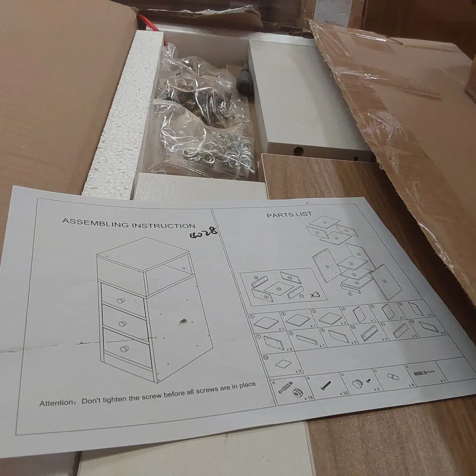 PALLET CONTAINING A VERY LARGE QUANTITY OF PANTANAL FLAT PACK FURNITURE AND OTHER ASSORTED PRODUCTS INCLUDING: BABY PLAY MAT, LED GROW LIGHT ECT