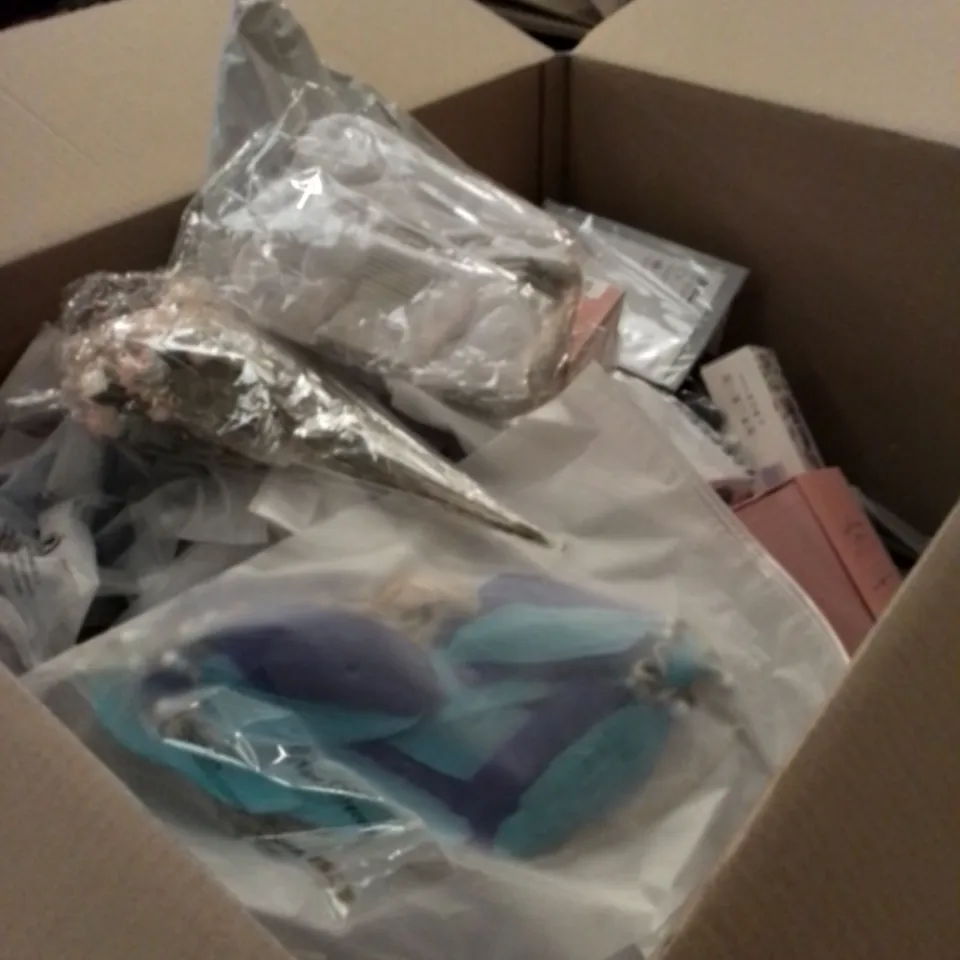 PALLET OF APPROXIMATELY ASSORTED HOUSEHOLD ITEMS TO INCLUDE CANDLE SETS , FLOWERS AND CARDS 
