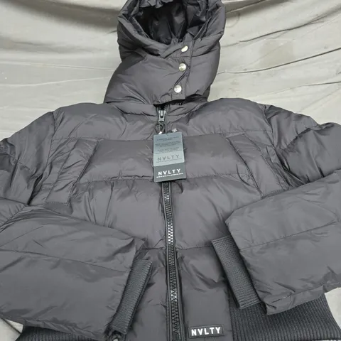 NVLTY CINCHED WAIST PUFFER JACKET - SIZE 6 