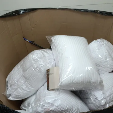 PALLET OF APPROXIMATELY 20 ASSORTED ITEMS INCLUDING PILLOWS A BOOK AND A BIN