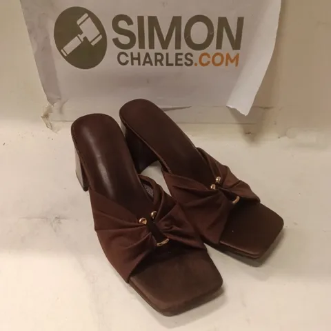 WOMEN'S BROWN HEELED SANDALS EU37