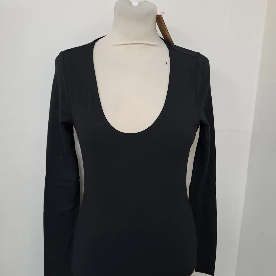 BODEN DOUBLE LAYER SCOOP NECK TOP IN BLACK SIZE 8 