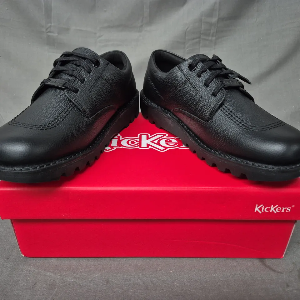 BOXED PAIR OF KICKERS SHOES IN BLACK EU SIZE 41