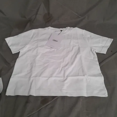 SISTERSANDSEEKERS TRADEMARK SHRUNKEN TEE IN WHITE SIZE XS