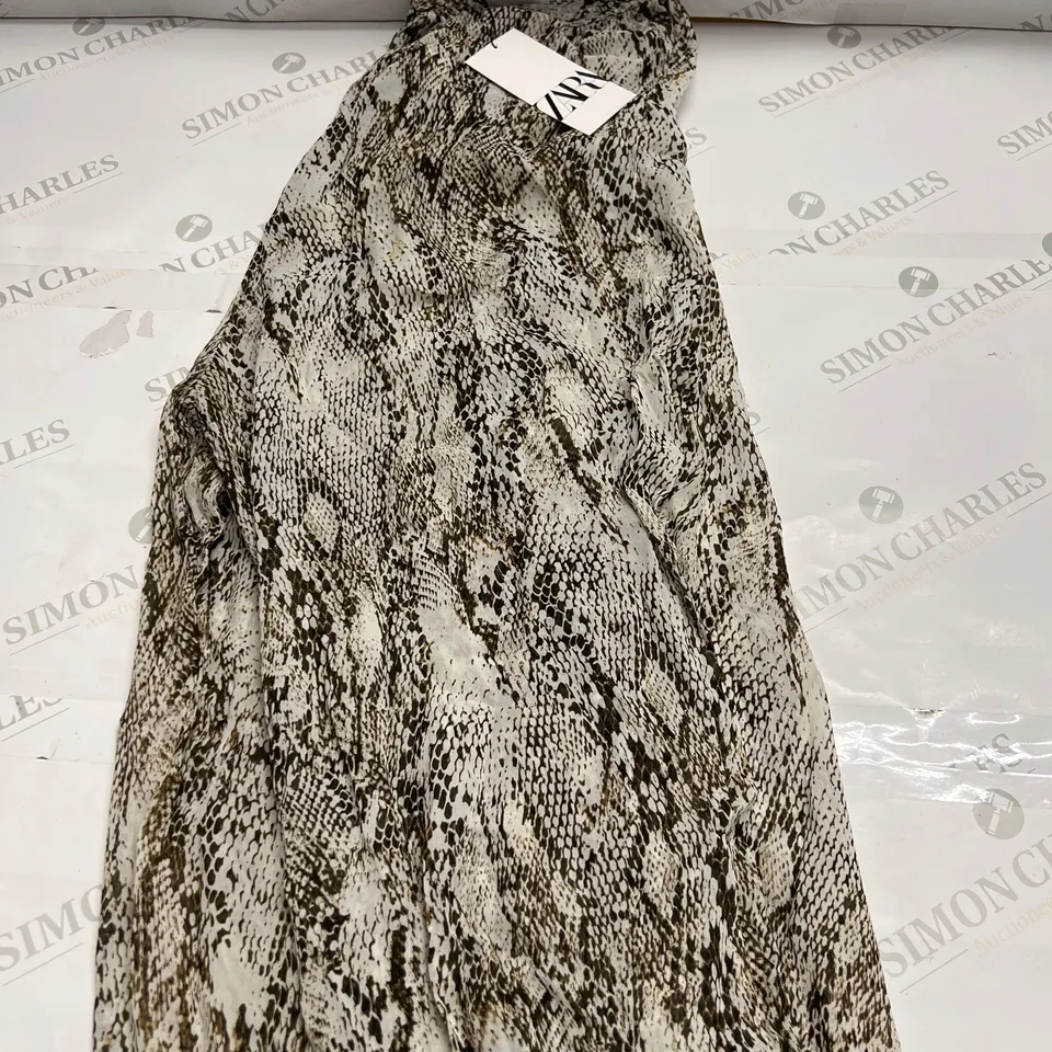 ZARA SNAKE SKIN PRINT SKIRT IN OFF WHITE SIZE XL