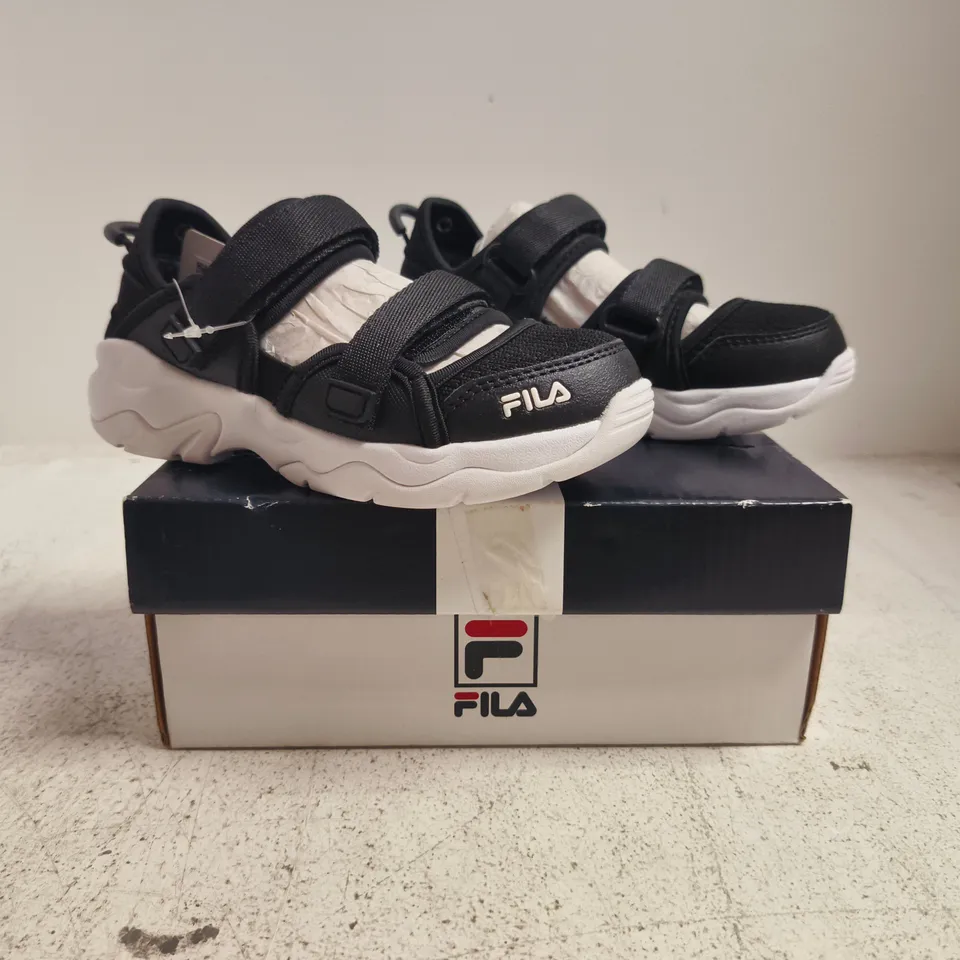 BOXED PAIR OF FILA KID'S SHOES IN BLACK SIZE UK 11