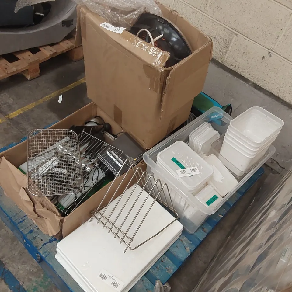 PALLET OF ASSORTED CATERING PARTS ECT