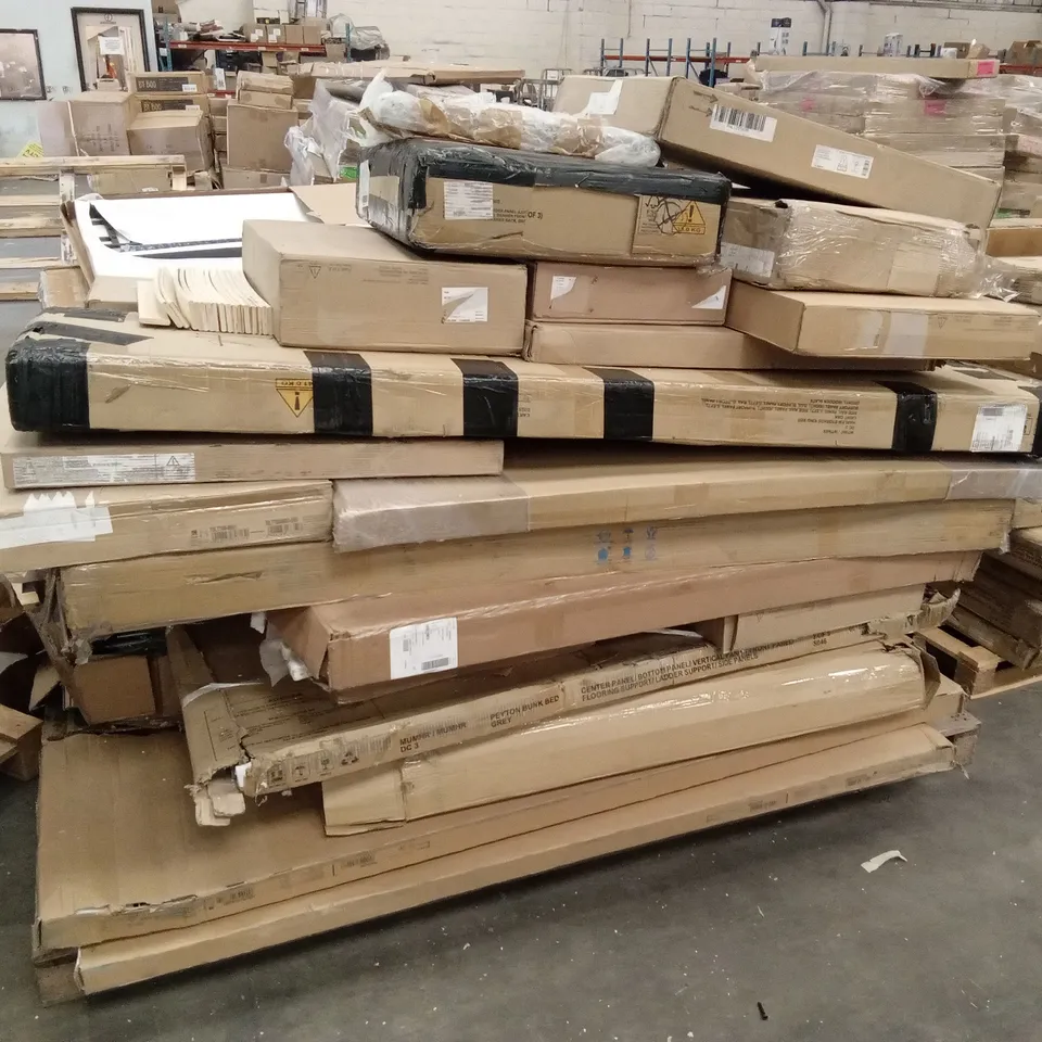PALLET OF ASSORTED INCOMPLETE DESIGNER FURNITURE PARTS AND PIECES 