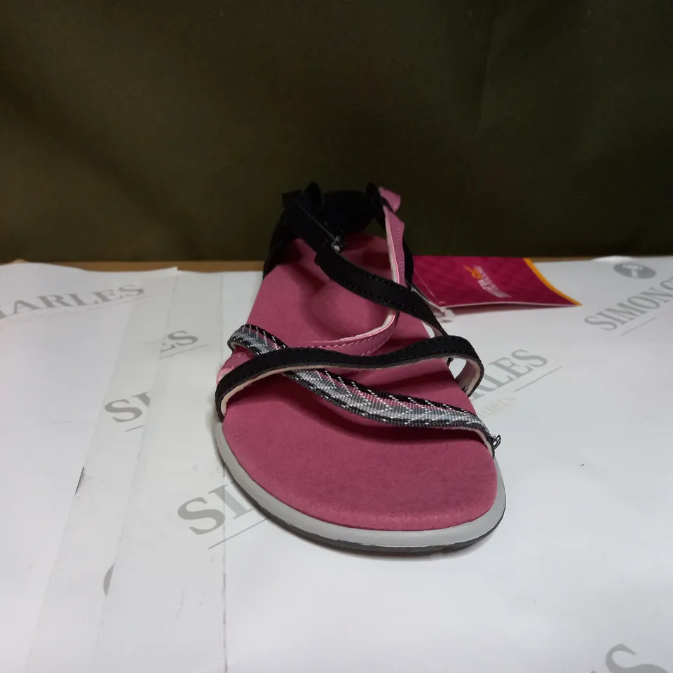 REGATTA LADY ROMA SANDALS SIZE 5