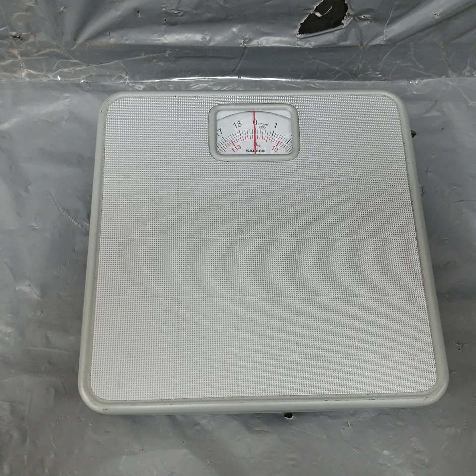 SALTER ANALOGUE SCALES IN GREY