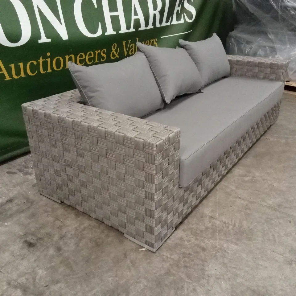 QUALITY DESIGNER WIDE OUTDOOR GARDEN AND PATIO SOFA