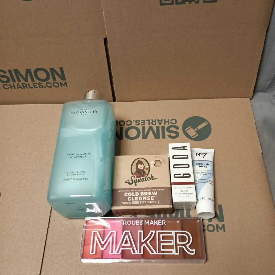 APPROXIMATELY 20 ASSORTED COSMETIC ITEMS TO INCLUDE PECKSNIFFS SHOWER GEL, DR SQUATCH, GODA, NO 7 AIRBRUSH AWAY, TROUBLEMAKER PALETTE ETC