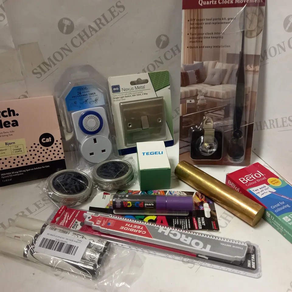 ASSORTED HOUSEHOLD ITEMS 