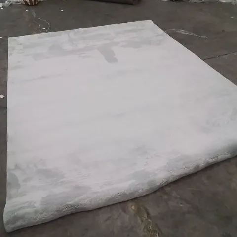 QUALITY DESIGNER AREA RUG - APPROXIMATELY 280X200CM