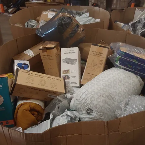 PALLET CONTAINING A VERY LARGE QUANTITY OF ASSORTED PILLOWS AND RELATED BEDDING/COMFORT PRODUCTS ECT