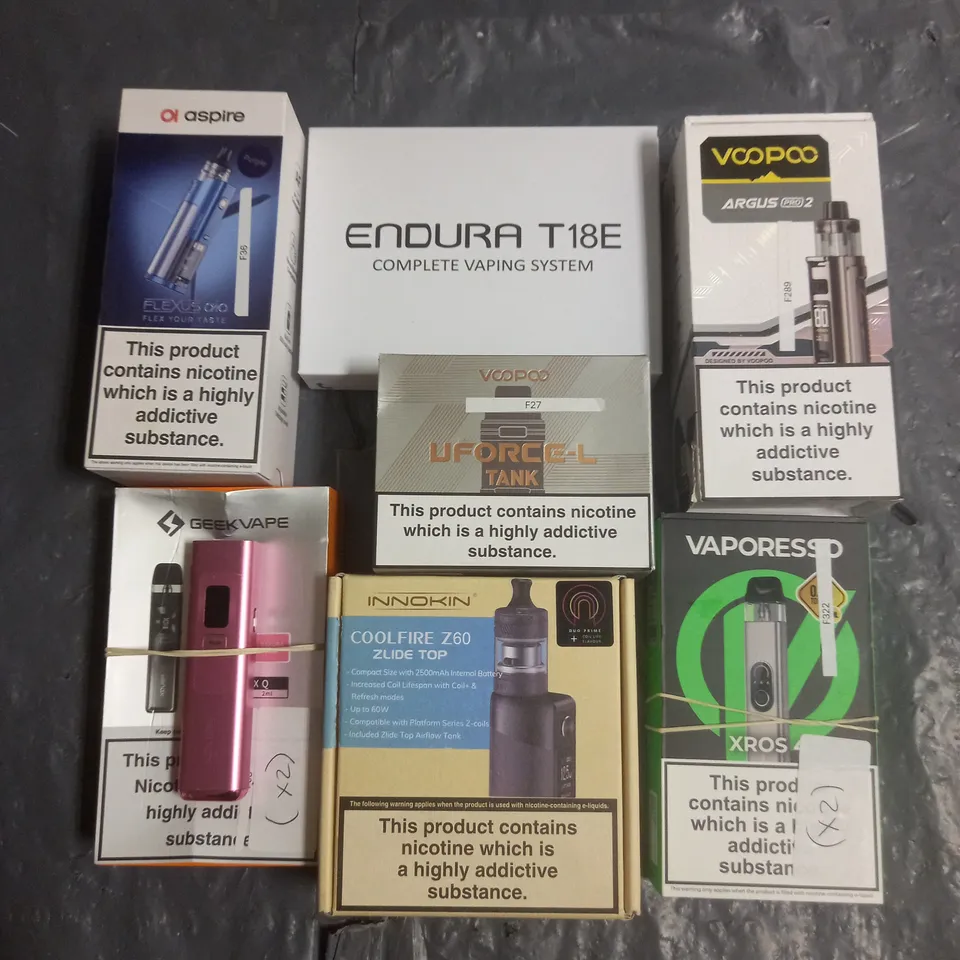 APPROXIMATELY 20 VAPES & E-CIGARETTES TO INCLUDE - ASPIRE FLEXUS AIO - VOOPOO ARGUS PRO 2 - INNOKIN COOLFIRE Z60 - ETC