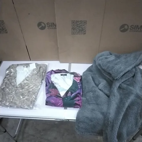 A PALLET TO CONTAIN APPROXIMATELY 70 WOMENS DESIGNER CLOTHES WHICH INCLUDE; JD WILLIAMS LOUNGE SETS, OVER SIZED HOODIES ETC