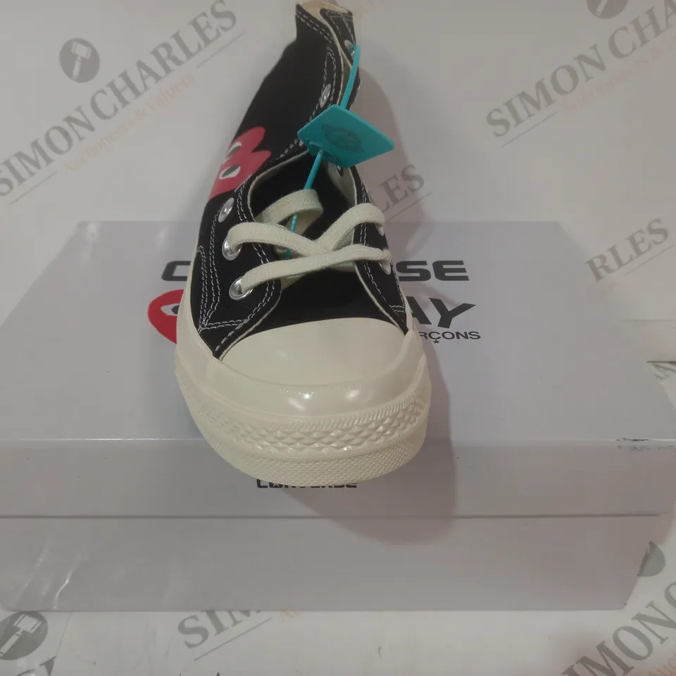 BOXED PAIR OF CONVERSE PLAY SHOES IN BLACK UK SIZE 6