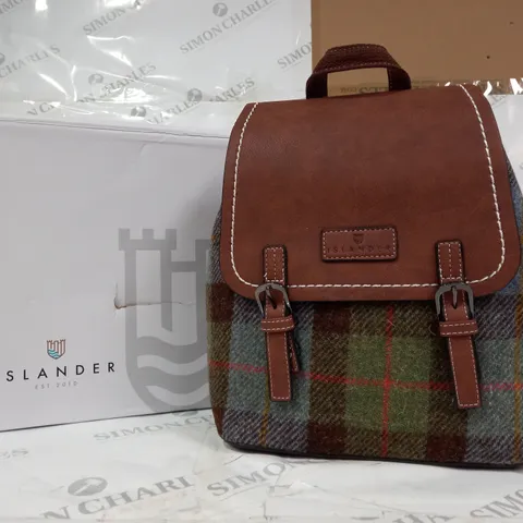 BOXED ISLANDER BACKPACK IN CHESTNUT/BLUE TARTAN