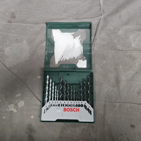 BOSCH DRILL BIT SET IN GREEN CASE