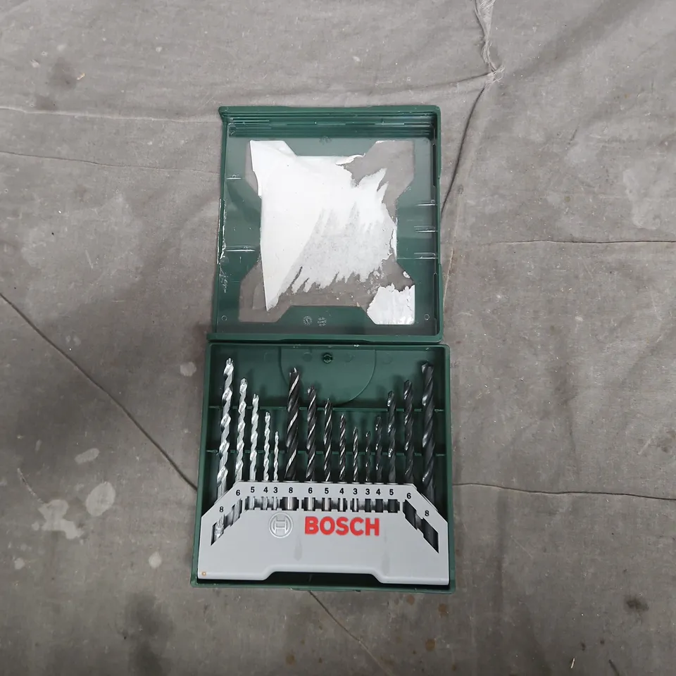 BOSCH DRILL BIT SET IN GREEN CASE