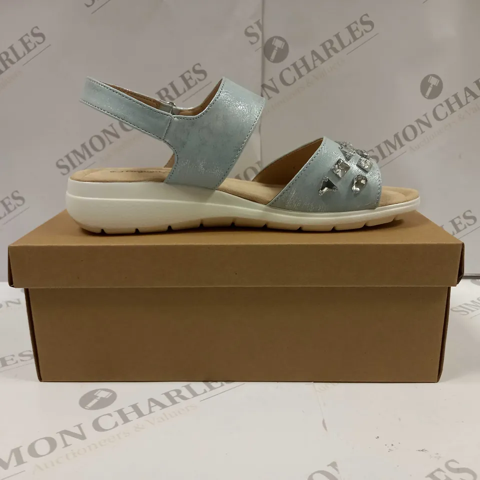 BOXED PAIR OF CUSHION WALK JEWELLED SANDALS IN SILVER - SIZE 7