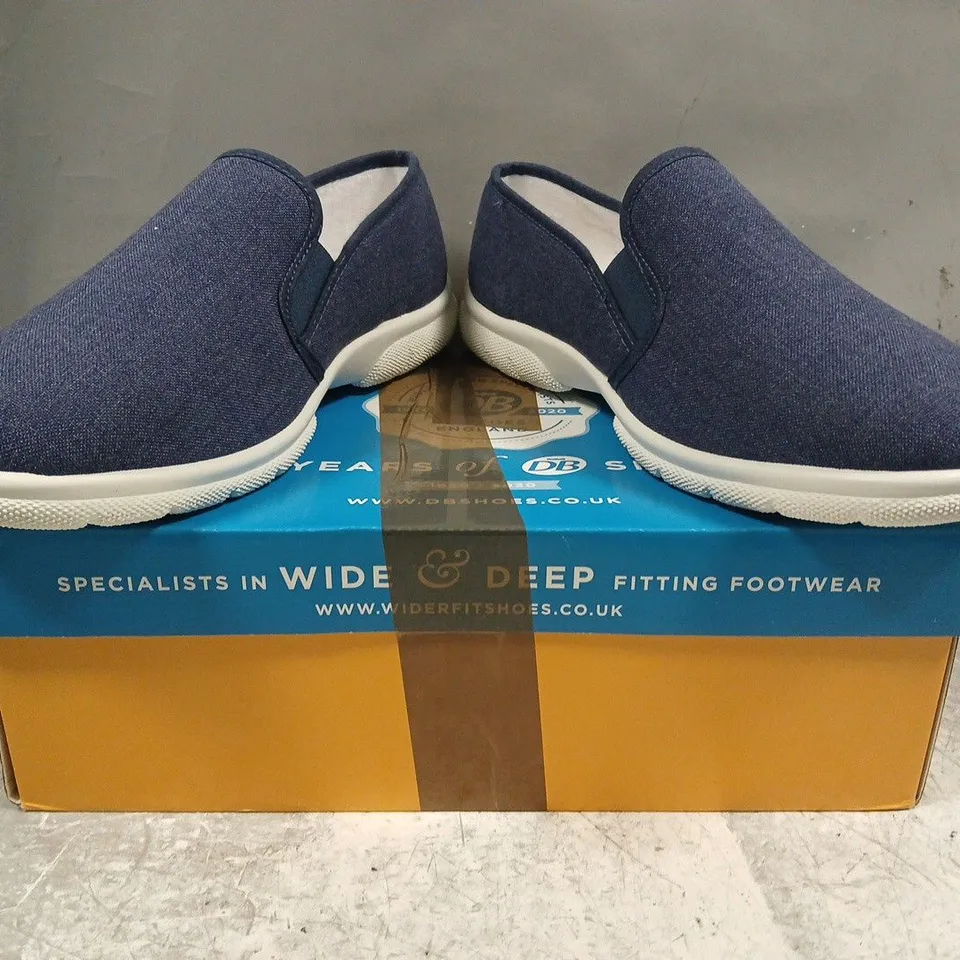 BOXED PAIR OF DB EASY B ARNOLD SHOE SIN DENIM BLUE SIZE UK 10