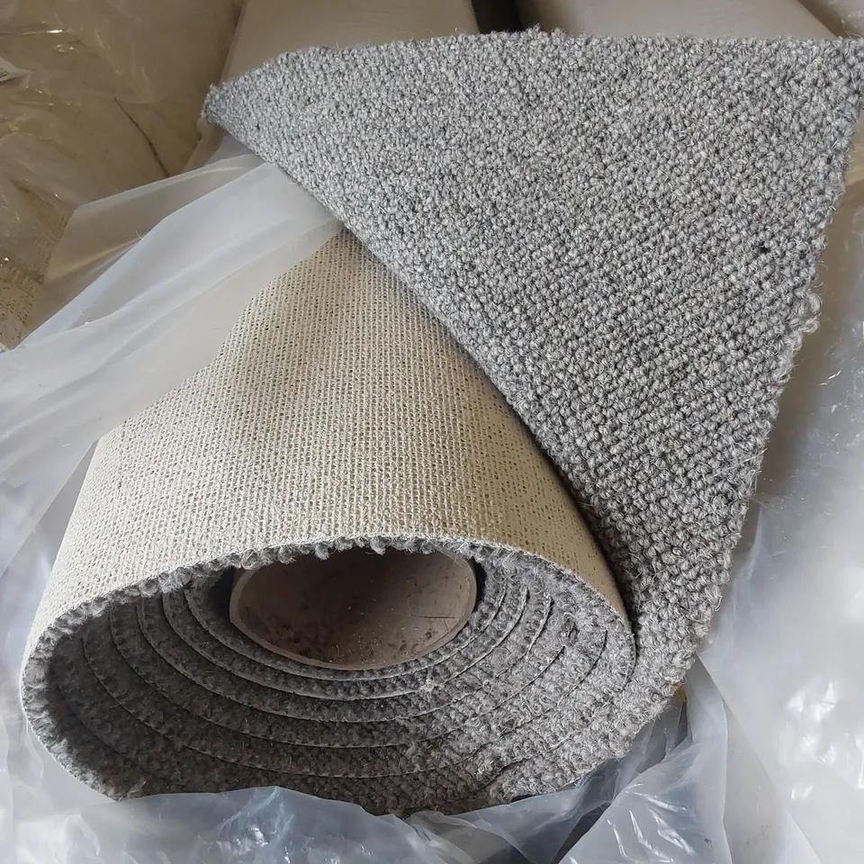 ROLL OF QUALITY SISAL WEAVE STYLE RAFFIA CARPET // APPROX SIZE: 5 X 4.2m