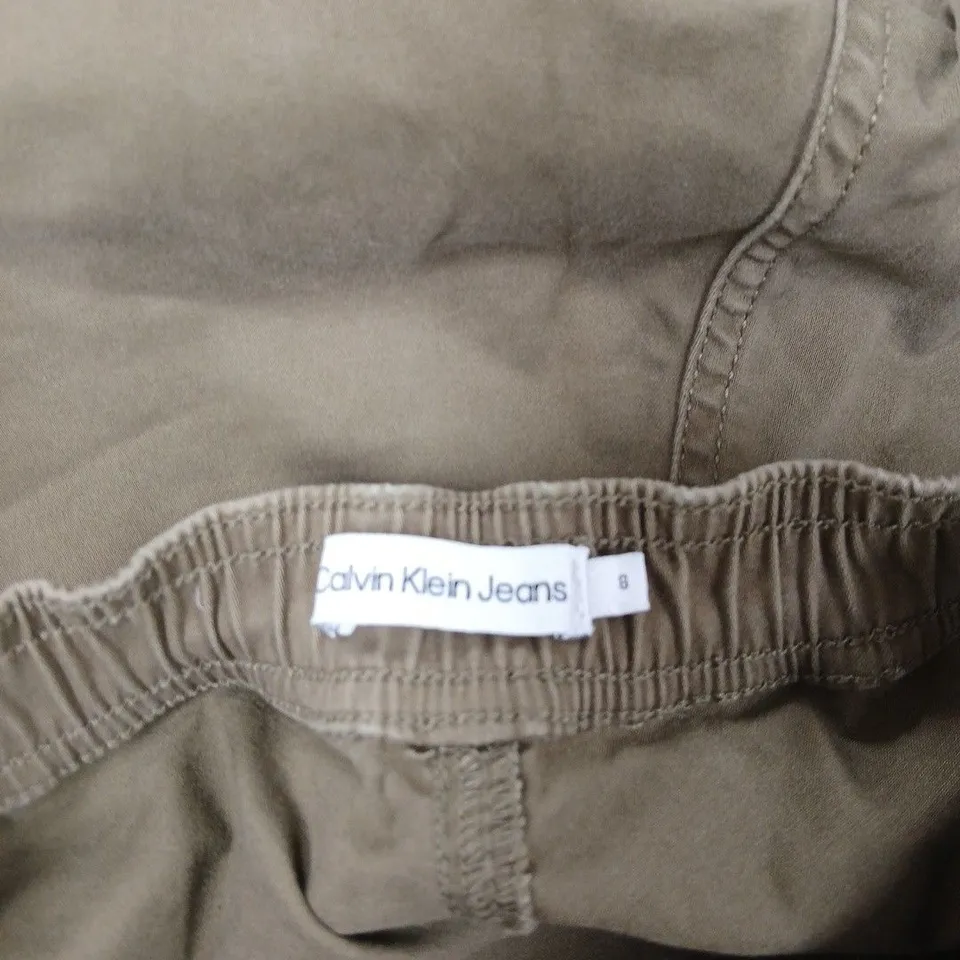 CALVIN KLEIN JEANS CARGO TROUSERS – KHAKI, UK 8YRS
