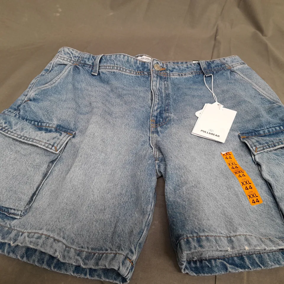 PULL & BEAR CARGO DENIM SHORTS - EUR 44
