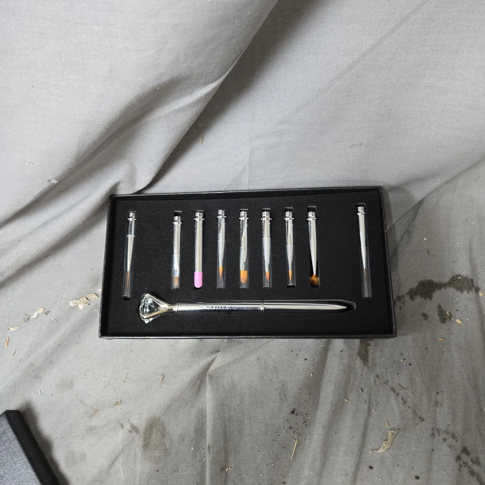 BOX OF APPROXIMATELY 50 GEILITE GEL NAIL BRUSH SETS