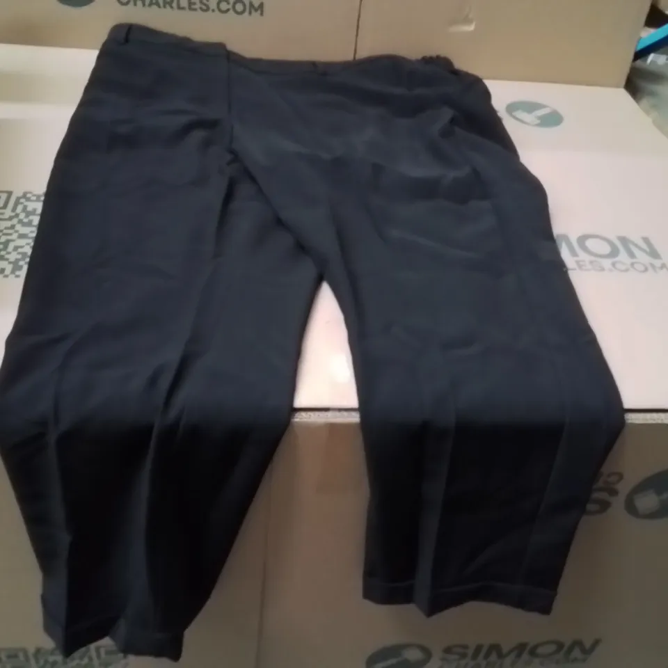 BOXED BRAND NEW APPROXIMATELY 9 CAPSULE TAPERED TROUSERS BLACK SIZE 24L