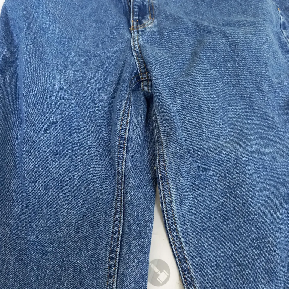 PULL & BEAR MOM JEANS IN DEEP BLUE - EU 42