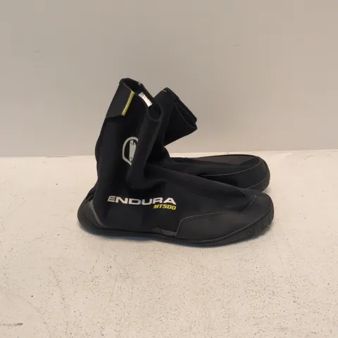 ENDURA MT500 CYCLING OVERSHOES – BLACK, SIZE S-M