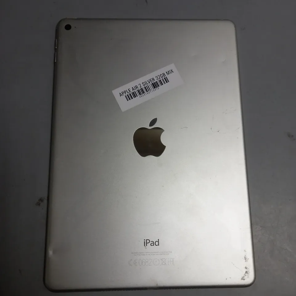 UNBOXED APPLE IPAD AIR 2 SILVER 32GB