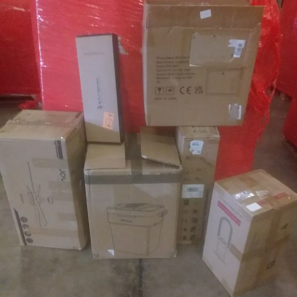 PALLET OF ASSORTED ITEMS INCLUDING CEILING FAN, BLADELESS HEATER FAN, BLACK WALL POST BOX, MONITOR ARM MOUNT, PORTABLE DRINK COOLER