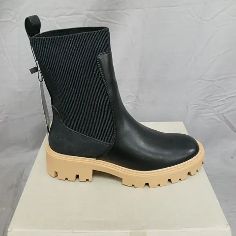 BOXED PAIR OF ONLY CHELSEA BOOTS IN BLACK - 8