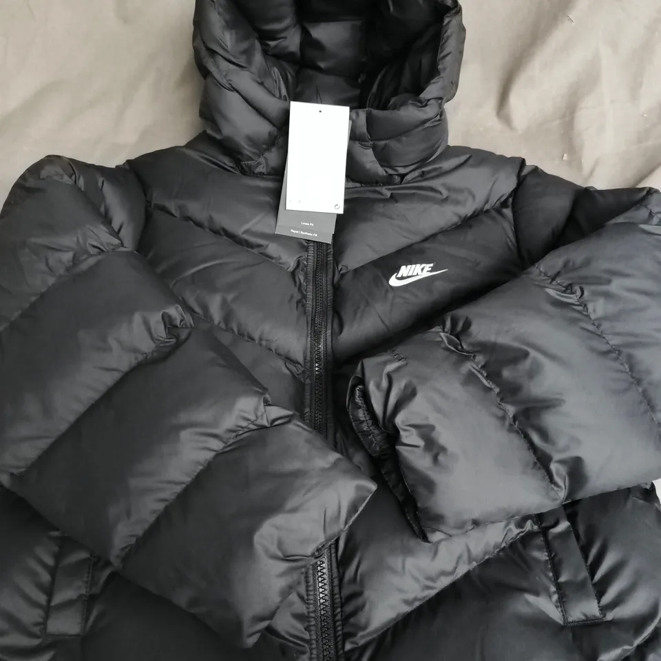 KIDS NIKE PUFFER COAT - SIZE M